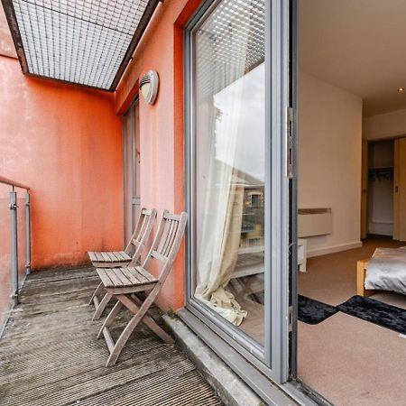 Private Room In Cardiff City Center Dış mekan fotoğraf