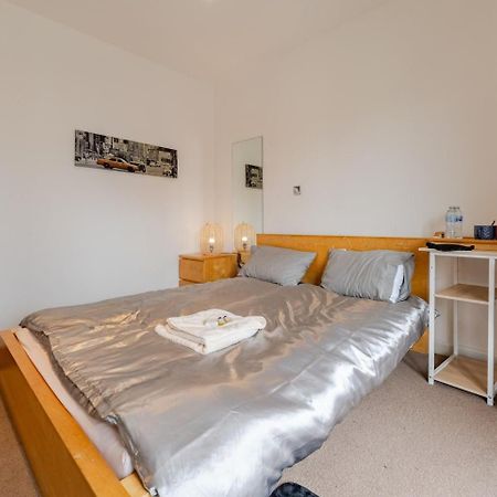 Private Room In Cardiff City Center Dış mekan fotoğraf