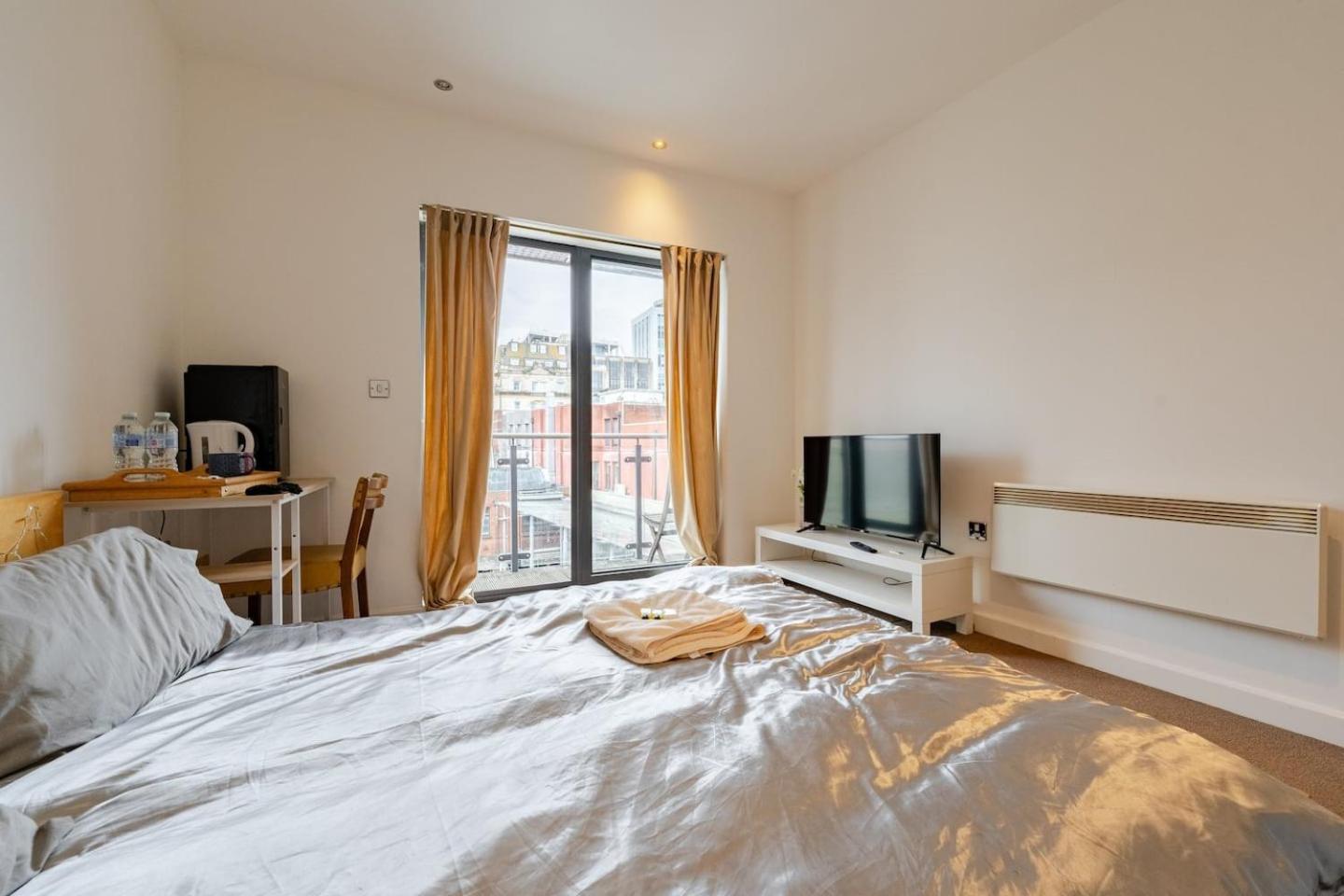 Private Room In Cardiff City Center Dış mekan fotoğraf